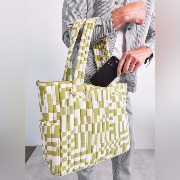 BEIS lime green diaper bag from Nordstrom - Picture 1 of 10